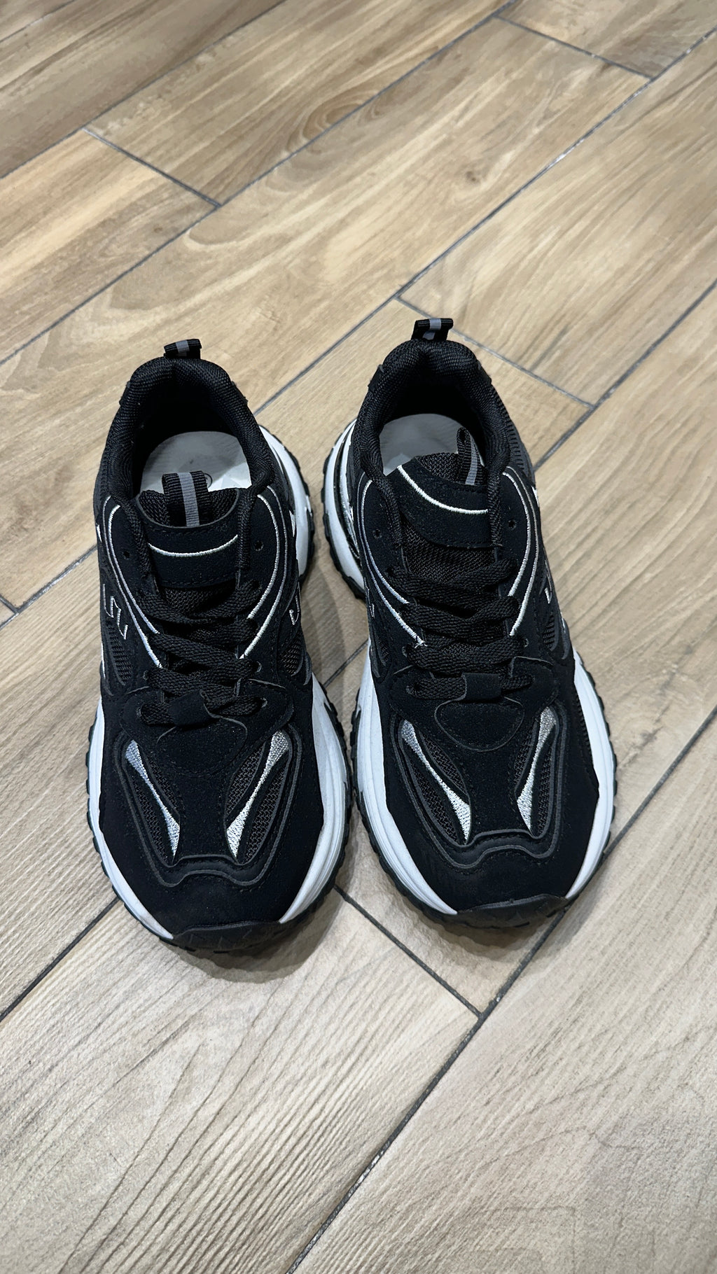 LEVH - Sneakers Beste - NERO